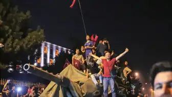 15 Temmuz Darbe Girişiminin Dakika Dakika Seyri: Milletin Direnişi ve Zaferi