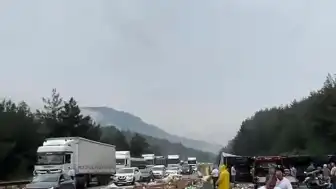 Adana-Pozantı Otoyolu Gülek Tüneli Mevkiinde Tır Devrildi: Trafik Durdu