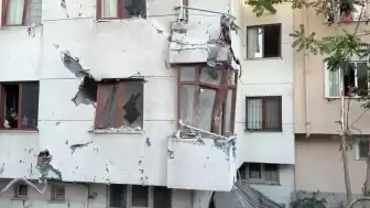 Bakırköy'de Kentsel Dönüşüm Çalışması Sırasında Bina Duvarı Komşu Apartmana Devrildi
