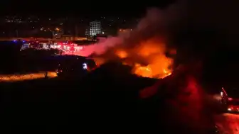 Bursa Yıldırım'da Geri Dönüşüm Tesisinde Yangın: Alevler Dronla Kaydedildi