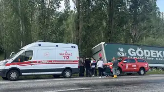 Erzurum'da Tırın Ağaçlara Çarpması Sonucu Bir Kişi Yaşamını Yitirdi