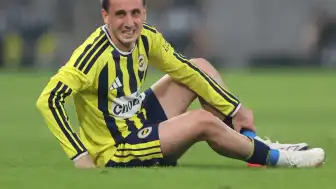 Fenerbahçe turu geçti ancak taraftarlar bir futbolcuya tepki gösterdi