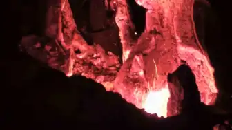 Fethiye'deki Orman Yangınında Müdahale Devam Ediyor: Ekipler Gece Boyunca Sahada
