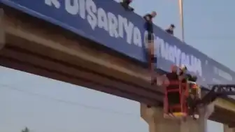 Gebze'de Üst Geçitte Ölü Bir Kişi Bulundu