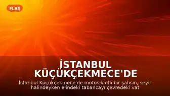 İstanbul Küçükçekmece'de Motosikletli Şahsın Silahla Vatandaşları Tehdit Ettiği Anlar Kamerada