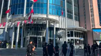 İzmit Belediye Başkanı Fatma Kaplan Hürriyet: "Ekşi yemedim, karnım ağrımaz"