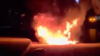 Kağıthane'de seyir halindeki otomobil alevlere teslim oldu