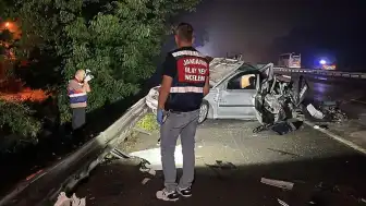 Kocaeli'de Emniyet Şeridinde Trafik Kazası: 1 Çocuk Öldü