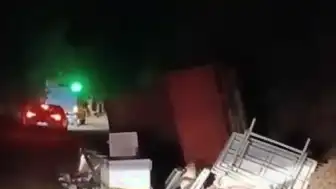 Sakarya Hendek'te Kamyonet Devrildi: 1 Ölü, 1 Yaralı