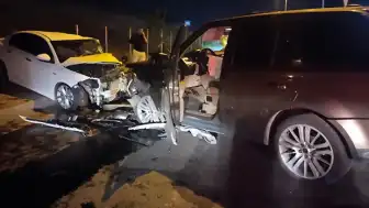 Sancaktepe'de ters yönde ilerleyen otomobilin karıştığı zincirleme kazada 5 yaralı