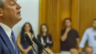 Siyaset Kulisinde Hareketli Günler: Özgür Özel ve Ekibi Yeni Bir Parti Kurma Yolunda