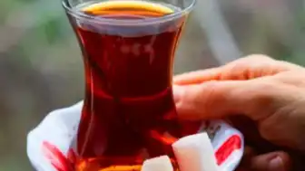 Tarım ve Orman Bakanlığı Duyurdu: İki Siyah Çay Markasında Yasaklı Boya Tespit Edildi