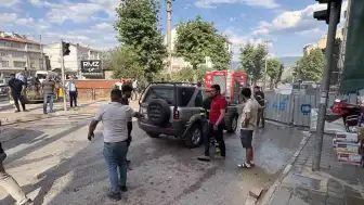 Tosya'da Seyir Halindeki Lüks Cipde Yangın: Sürücü Camdan Atlayarak Kurtuldu