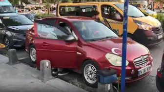 Üsküdar'da bir otomobil içerisinde cansız beden bulundu