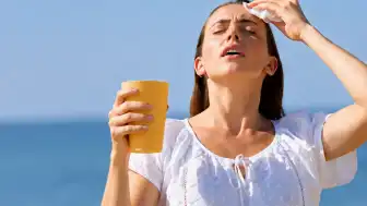Yaz Sıcaklarıyla Mücadelede Doğal Çözüm: Salatalıklı ve Naneli Ayran