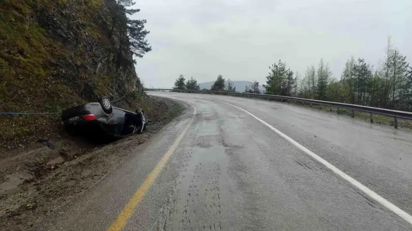 Takla Atan Otomobilden Sürücü Yara Almadan Kurtuldu