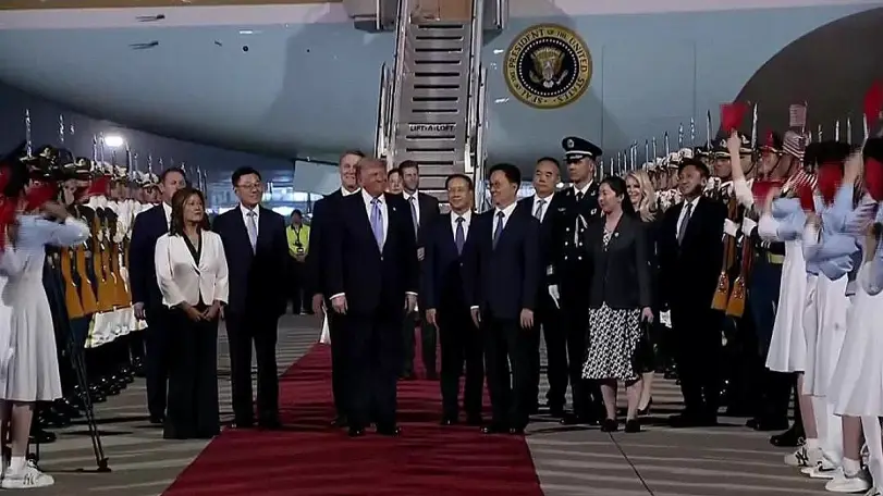 ABD Başkanı Trump, Çin'e İndi: Kritik Zirve Pekin'de Başlıyor