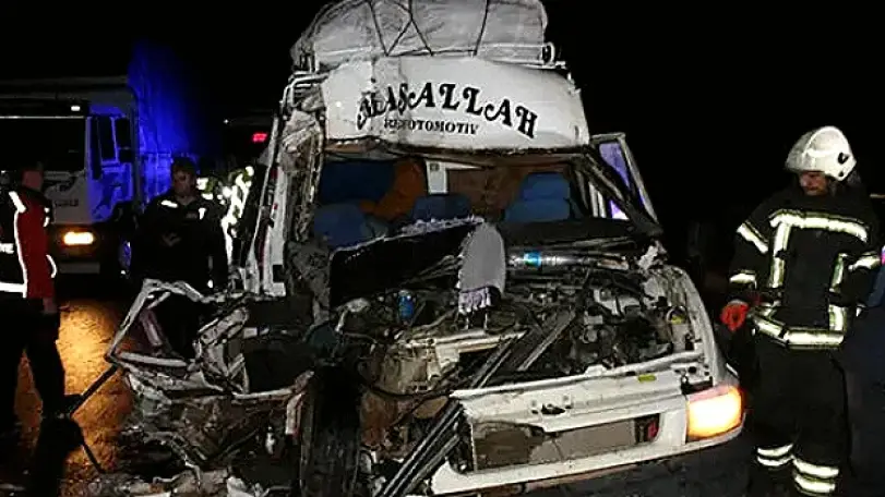 Aksaray-Konya kara yolunda trafik kazası: 12 yaralı