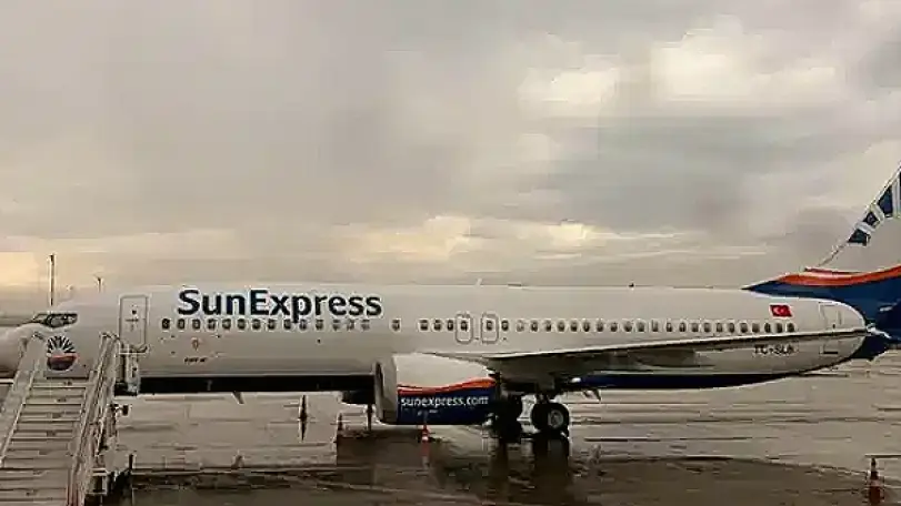 Antalya Uçağına 'Bomba' İhbarı: Londra'ya Acil İniş Yaptı