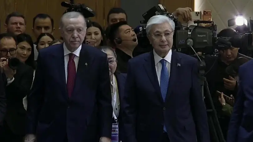 Cumhurbaşkanı Erdoğan, Astana'da Resmi Törenle Karşılandı
