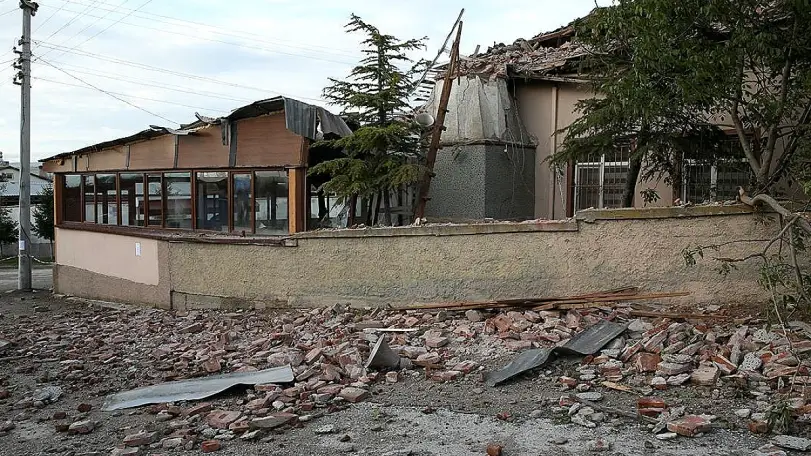 Eskişehir'de Yıldırım Caminin Minare Yıkıldı