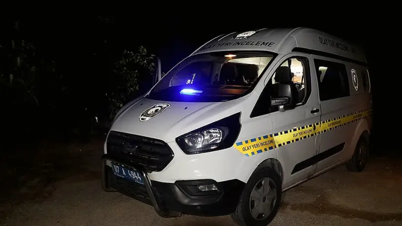 Kepez'de Borç Tartışması Kanla Bitti: 1 Kişi Bıçaklanarak Öldürüldü