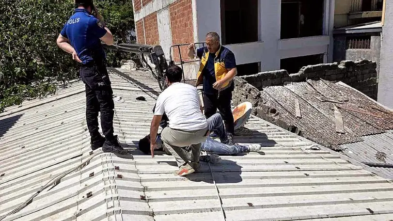 Mudanya'da Vinç Faciası: 2 İşçi Yaralandı