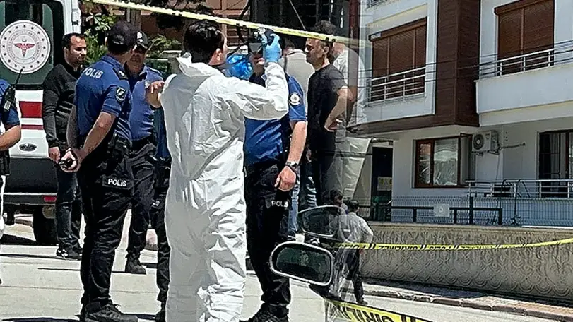 Parkta Elleri Kanlı Bulunan Şüpheli: Anne ve Babasını Öldürdüğünü İtiraf Etti