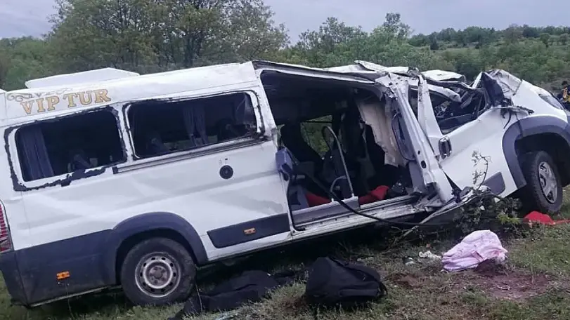 Yozgat'ta öğrenci servisi devrildi: 2 öğrenci ve sürücü hayatını kaybetti