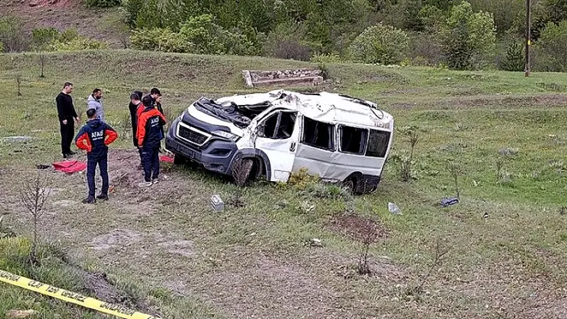 Yozgat'ta öğrenci servisi devrildi: 2 öğrenci ve sürücü hayatını kaybetti, 7 öğrenci yaralandı