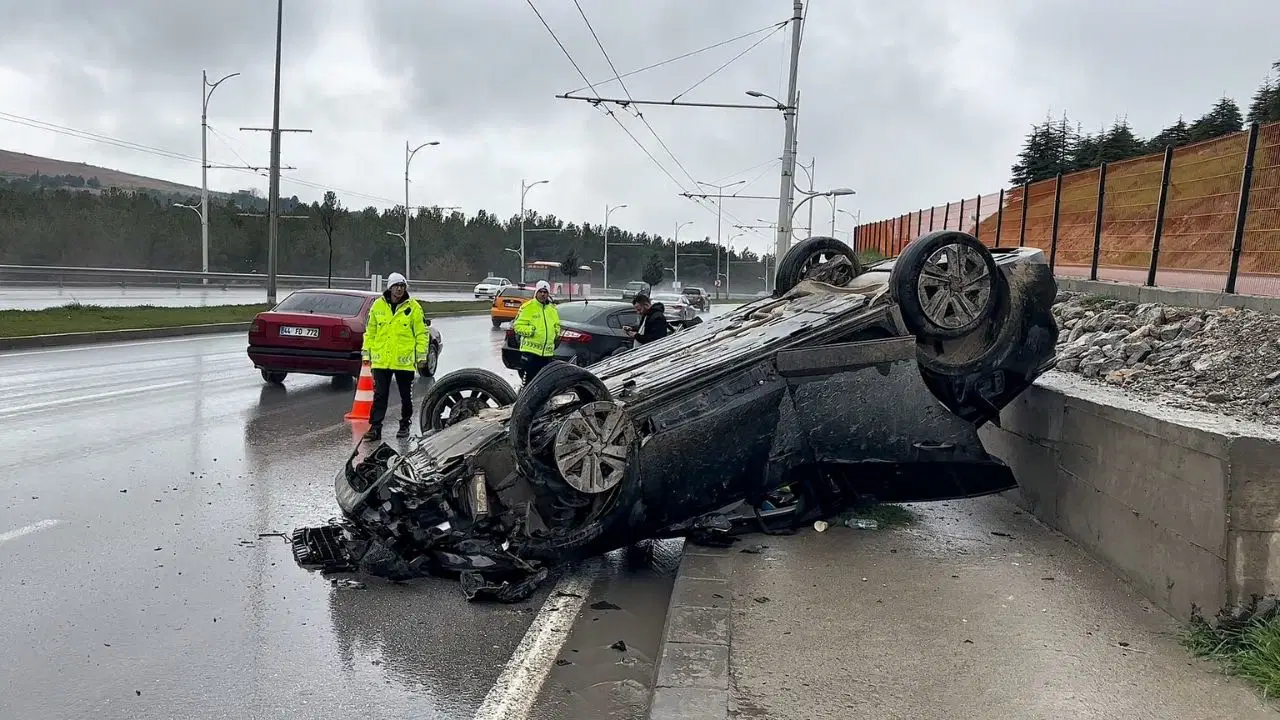 Malatya'da Trafik Kazası: 5 Kişi Mucizevi Şekilde Kurtuldu