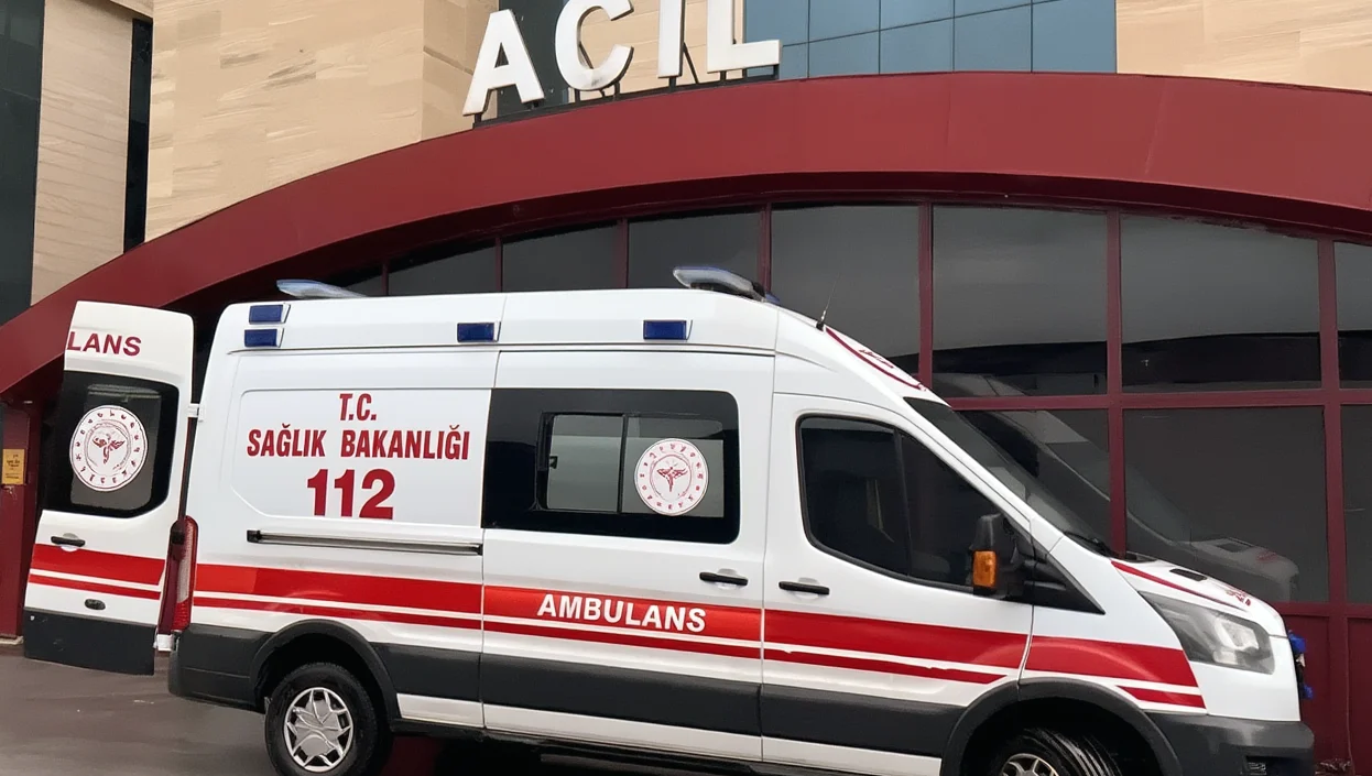 Ataşehir'de ortaokul kantininde zehirlenme iddiası; 26 öğrenci hastaneye kaldırıldı