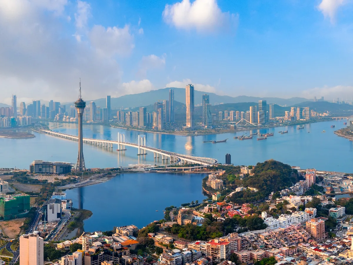 Hükümet, Vatandaşlarına Karşılıksız Nakit Yardımı Yapıyor