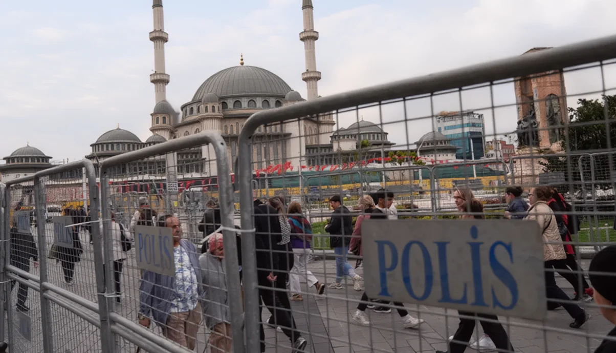 Taksim Metro İstasyonu Kapatıldı