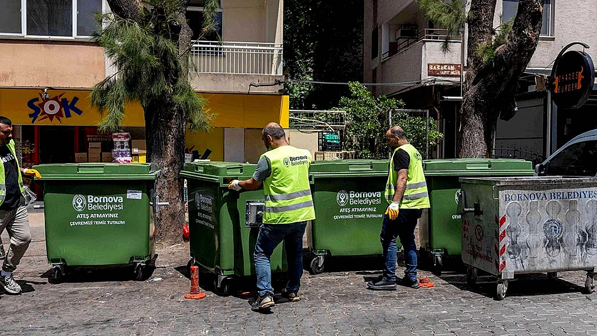 Bornova'ya 325 Yeni Çöp Konteyneri Hizmete Alındı