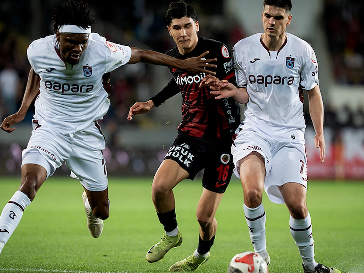 Trabzonspor, Türkiye Kupası'nda finale yükseldi: 2-1